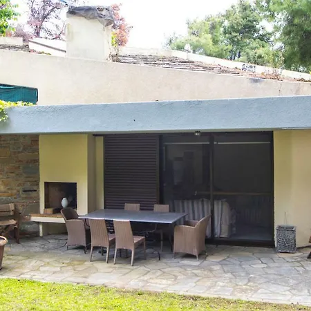Villa Araucaria Shared Pool Villa,sani