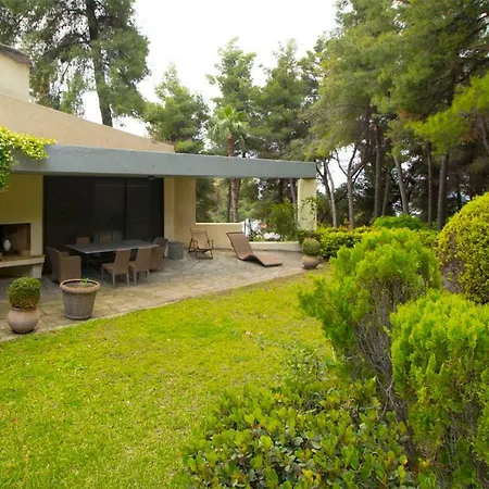 Araucaria Shared Pool Villa,sani
